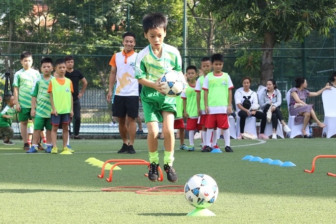 KHAI GIẢNG TRUNG TÂM ĐÀO TẠO TÀI NĂNG BÓNG ĐÁ TRẺ PHÙ ĐỔNG TẠI HÀ NỘI